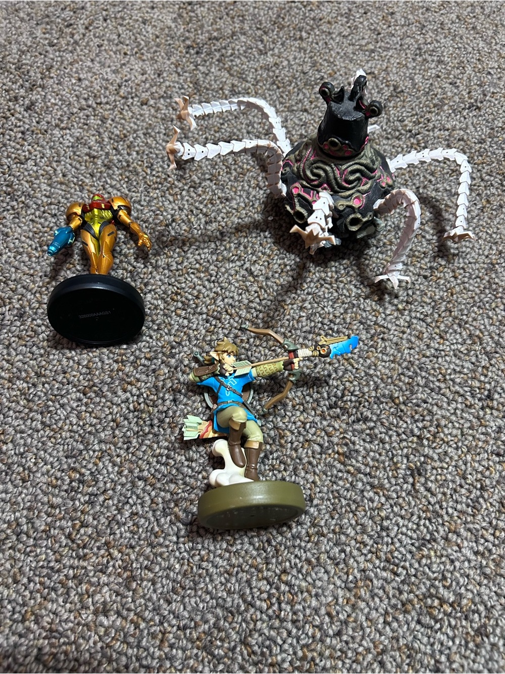 Bundle of 3 Amiibo Nintendo Figurines